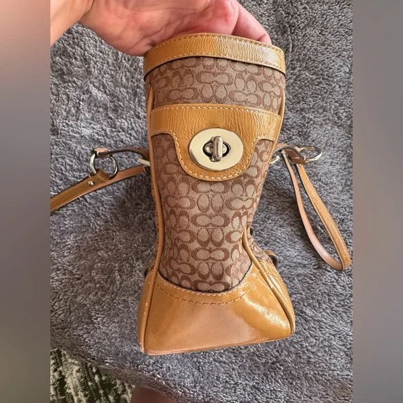 COACH Vintage Hadley Tote - Picture 11 of 16